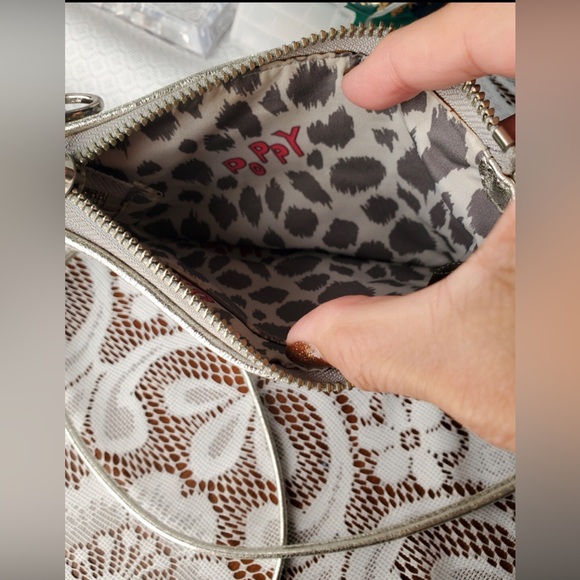 SOLD Gorgeous Coach Poppy Sequin Limited Edition Small Bag Purse with 2 Purse… - Picture 3 of 10
